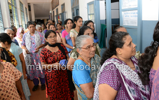 Lok Sabha polling underway in mangalore